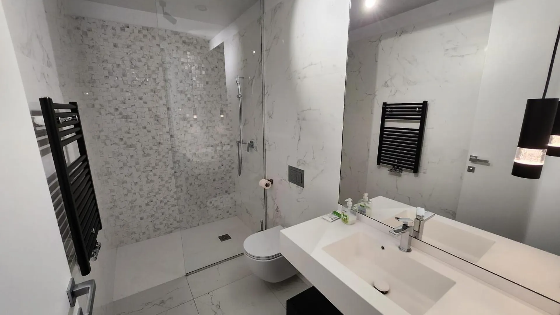 Unique One Apartments In Floreasca With Terrassa Area Bukarest