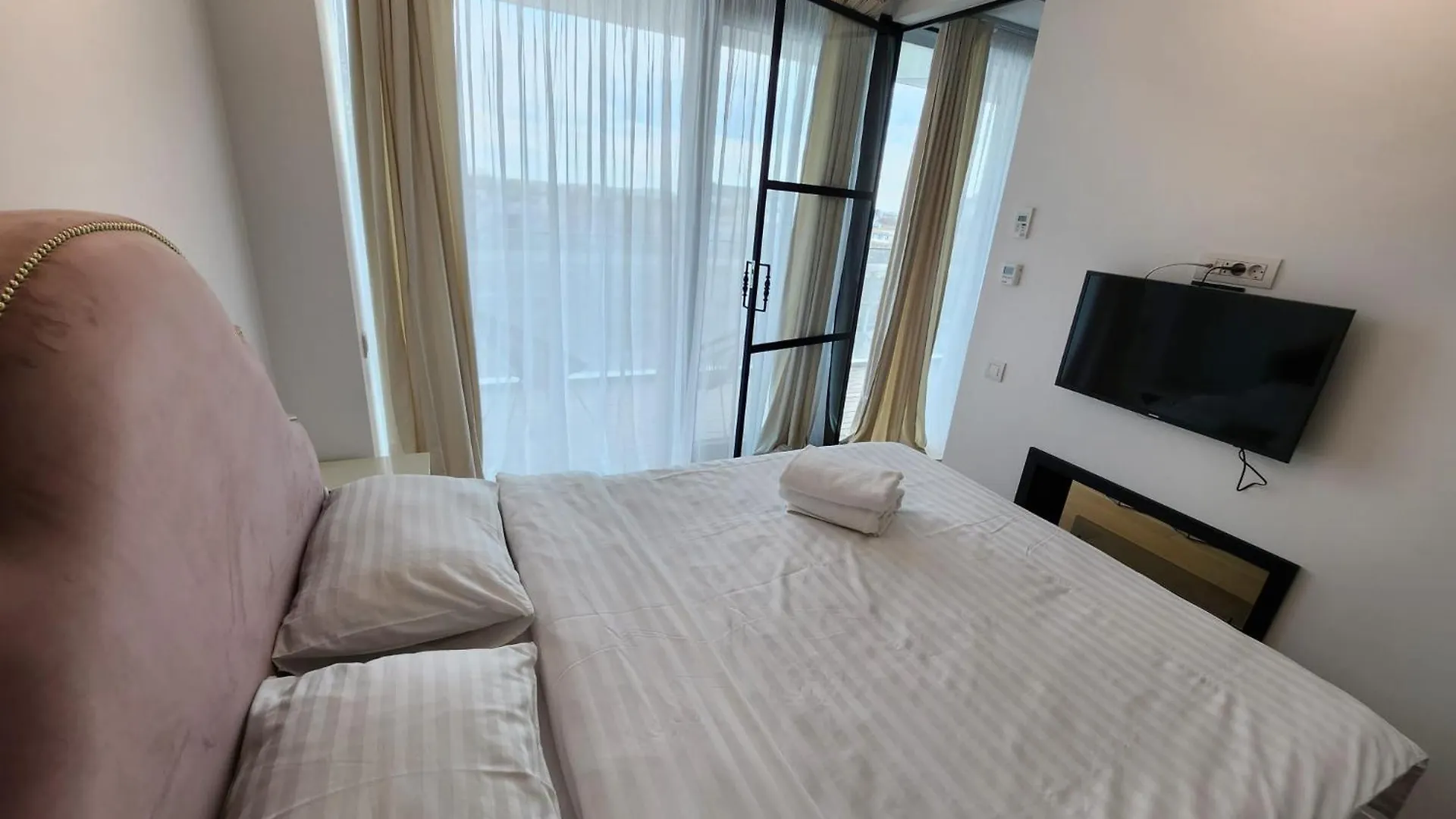Unique One Apartments In Floreasca With Terrassa Area Bukarest